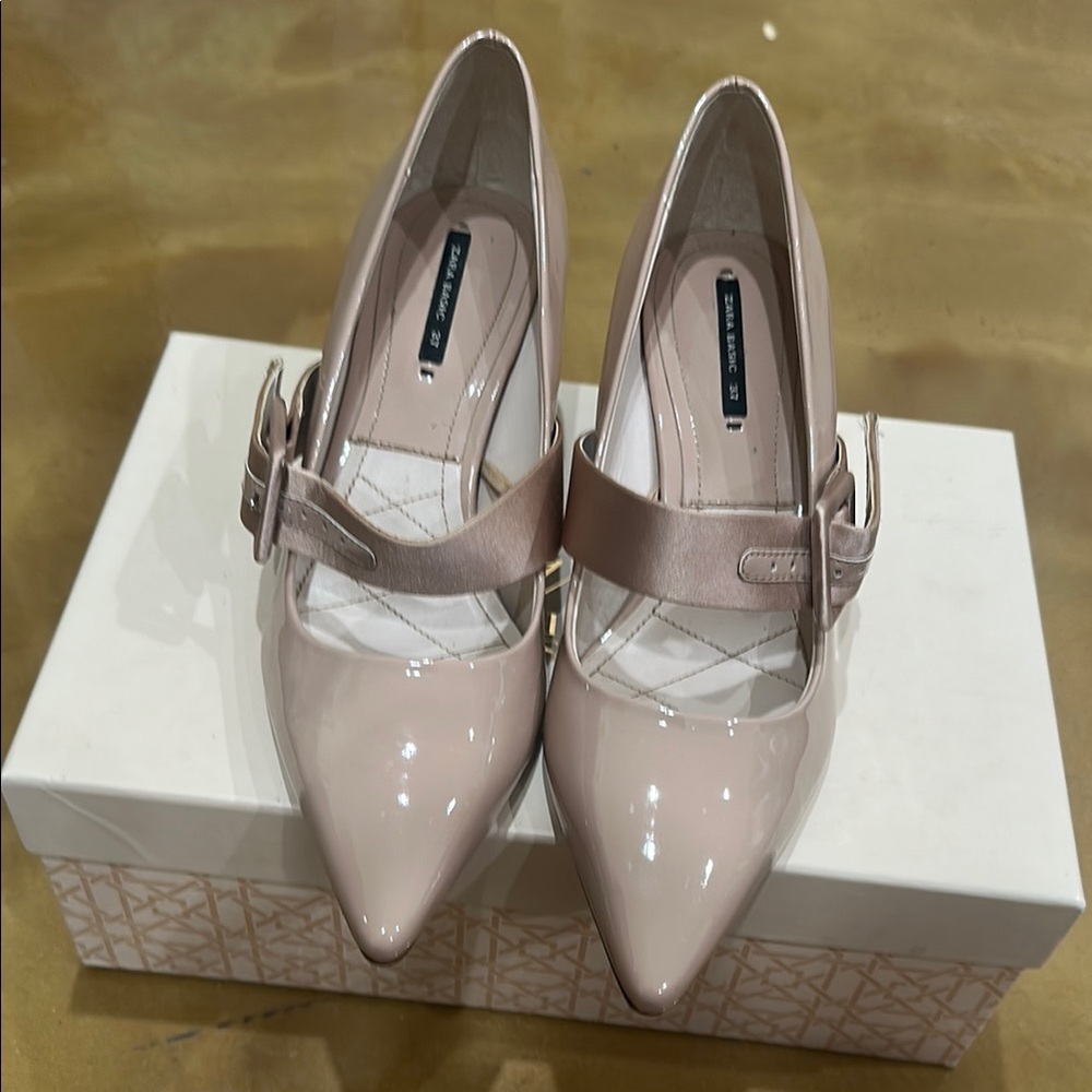 Zara Nude Patent Mary Jane Heels. Beautiful buckle in excellent condition.